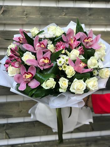 Букет цветов из: Розы и Хризантемы в Бурукшуне