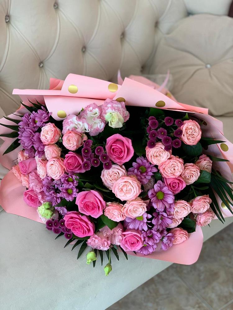 Букет цветов из: Хризантемы, Розы и Лизиантусы в Бурукшуне