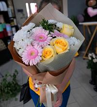 Букет цветов из:  Герберы, Розы и Хризантемы в Бурукшуне