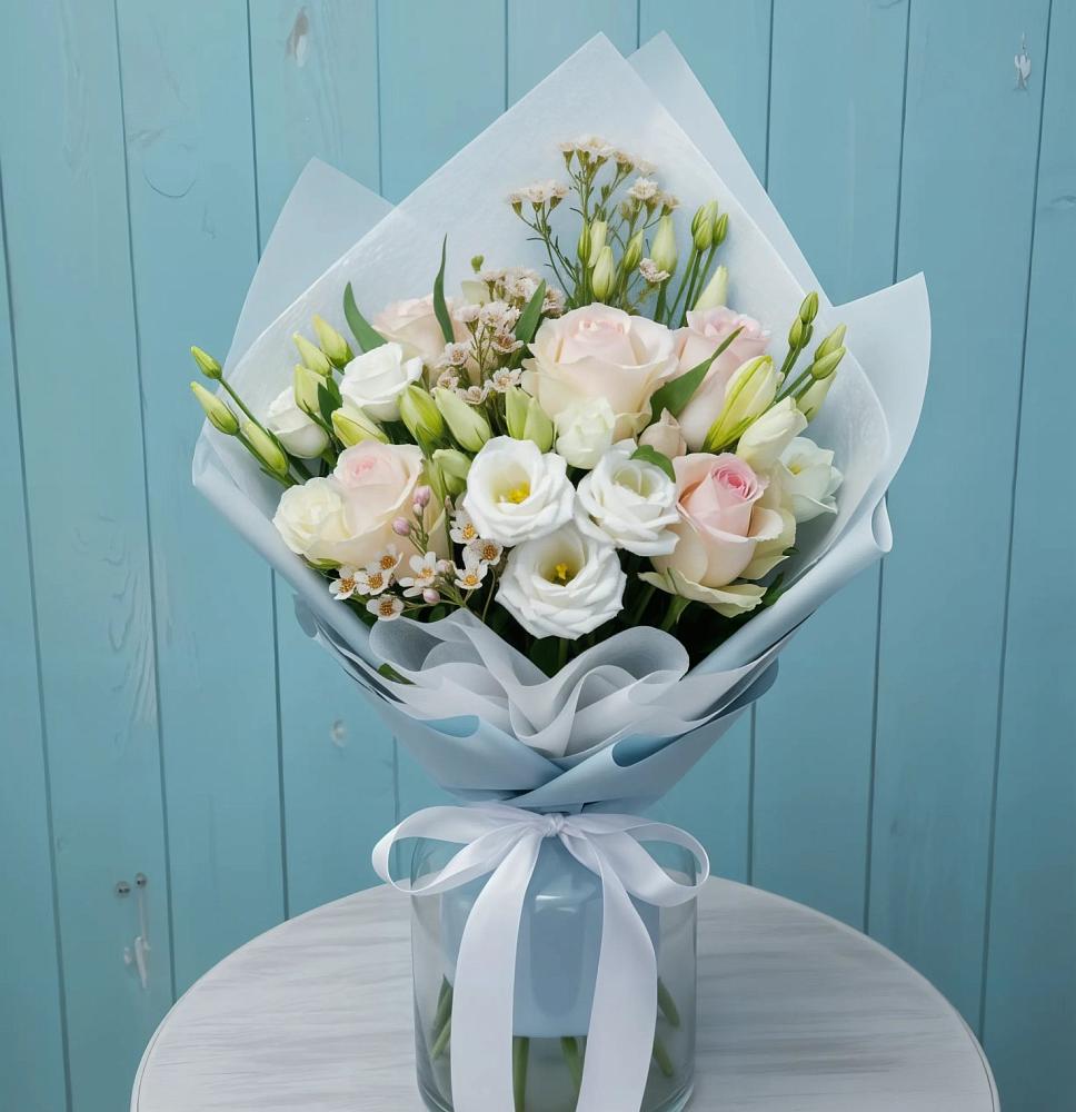 Букет цветов из: Розы и Лизиантусы в Бурукшуне