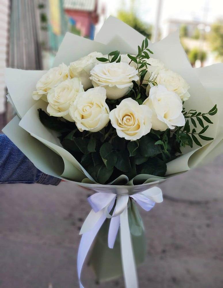 Букет Белые розы Проуд в Бурукшуне