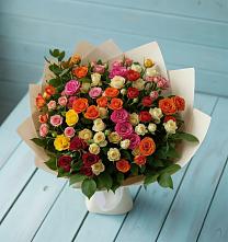 Букет Микс из разноцветных кустовых роз в Бурукшуне