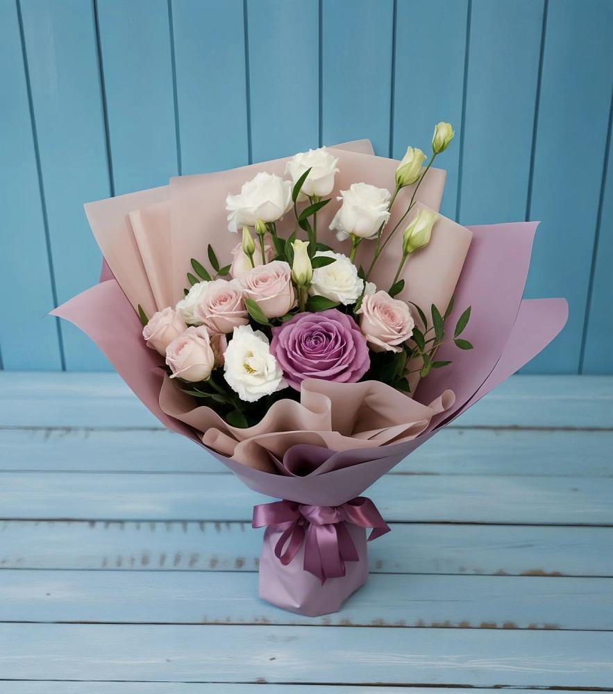 Букет цветов из: Розы и Лизиантусы в Бурукшуне